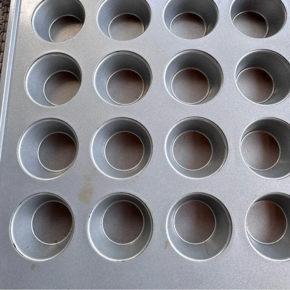 Baker’s Best‎ Bake More Bakeware 48 Cavity Mini Muffin Pan #2105-1361